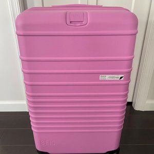 Bèis - The 26" Check-In Roller in Berry